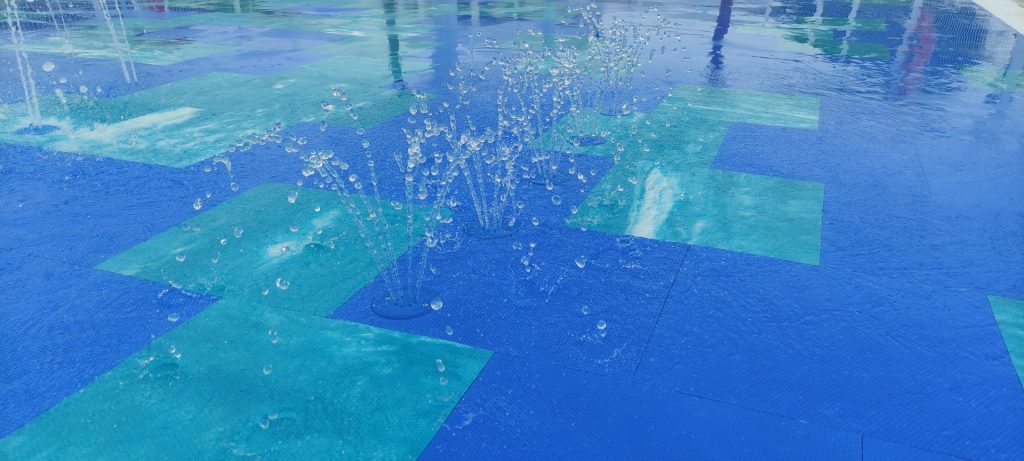Image of the aquatic surfaces of the splash pad